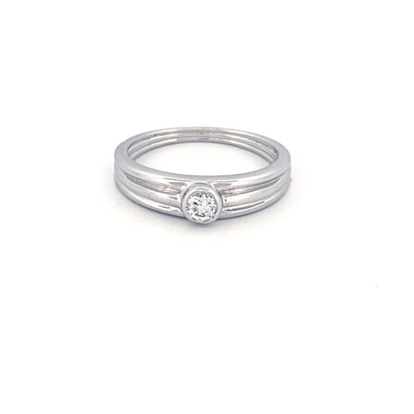 Diamond Ring in 18K White Gold