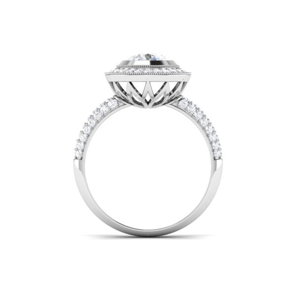 Gilded Radiance: 1 Carat Diamond Ring, Opulent Glamour in 18k Gold - Image 2