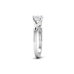Captivating Aura: 0.8 Carat Diamond Captivating Glow in 18k Gold