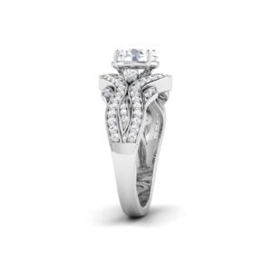 Eternal Brilliance: 1 Carat Diamond Ring, Captivating Glow in 18k Gold