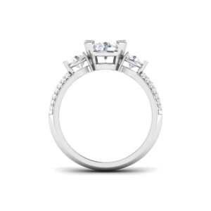 Glamorous Sparkle: 0.8 Carat Diamond Ring, Brilliant Beauty in 18k Gold