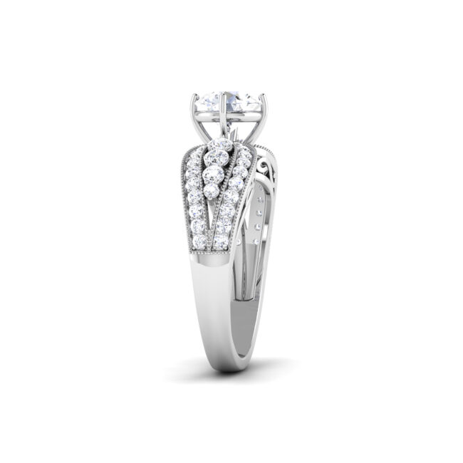 Elegant Majesty: 1 Carat Diamond Ring, Timeless Glamour in 18k Gold