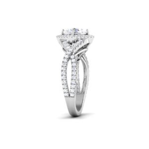 Majestic Brilliance: 1 Carat Diamond Ring, Regal Glamour in 18k Gold