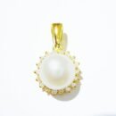 Pearl Diamond Pendant in 18K Yellow Gold Dubai featuring a genuine freshwater pearl surrounded by natural diamonds in an elegant luxury halo design