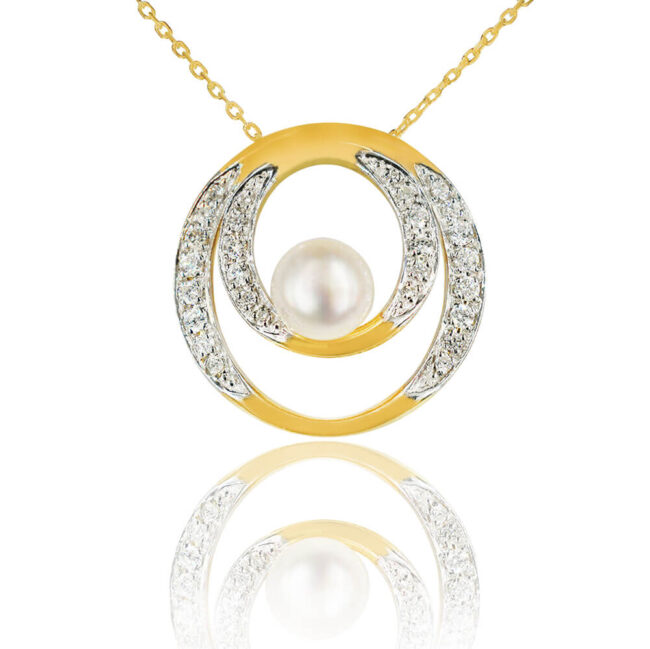 Pearl and Diamond Pendant in 18K Yellow Gold