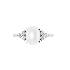 Minimalist Oval Garnet Pendant in 18K White Gold (0.25ct)