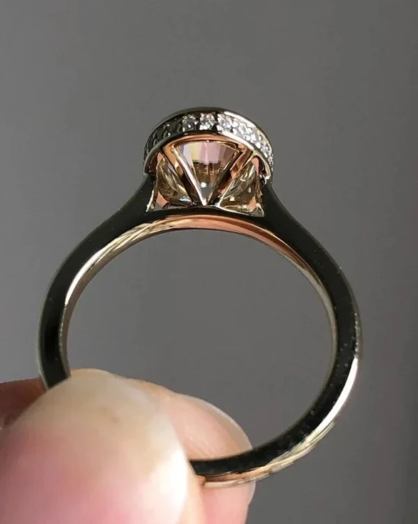 1.50 Ct Oval IGI D VVS2 Lab Grown Diamond Ring Dubai – 18K Gold CVD Engagement Ring (1.60 CTW)