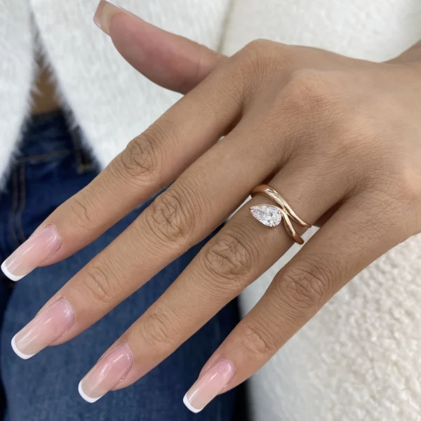 1 CT Pear Lab Grown Diamond Engagement Ring in 14K Rose Gold Dubai UAE