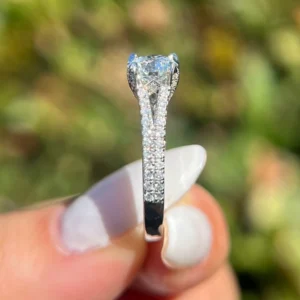 Round Lab Grown Diamond Engagement Ring 14K Gold Dubai – 1.50CT E VVS2 IGI Certified Halo Design