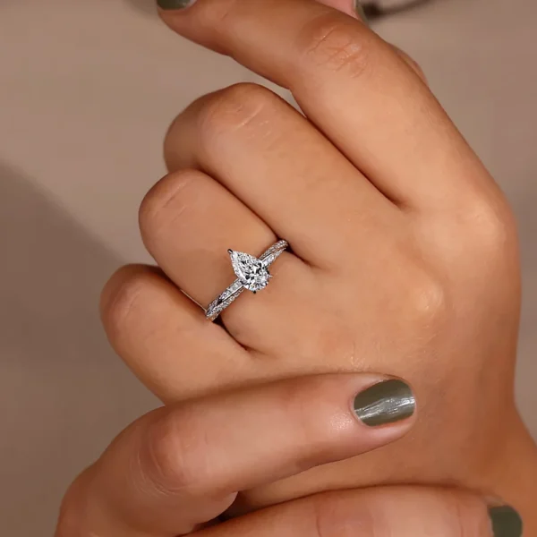 1.70 CT Pear Lab Grown Diamond Engagement Ring in 14K White Gold – IGI E VVS2 Certified | Dubai Luxury Jewelry