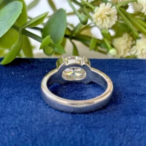 2.00ct Oval East-West Lab Diamond Engagement Ring in 14K Yellow Gold (E VVS2, IGI Certified, Dubai Crafted)