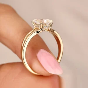 2.10 CT Pear Cut Lab Diamond Solitaire Ring in 14K Gold – IGI Certified E VVS2