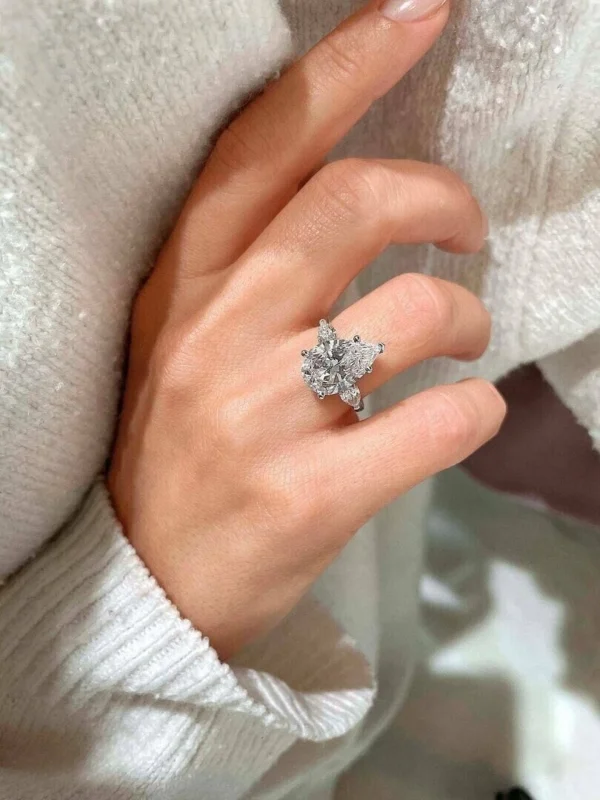 Pear Lab Grown Diamond Trilogy Ring in 18K White Gold – 3.5 TCW D VVS2 IGI Certified Dubai