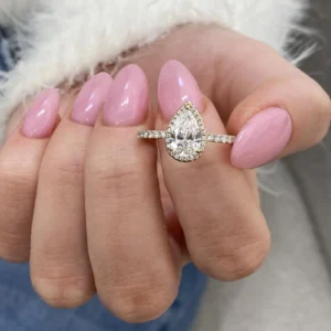 1.90 CTW Pear-Cut Lab Diamond Engagement Ring – 14K Yellow Gold D/VVS2 Pavé Halo | Dubai Craftsmanship