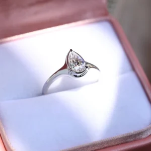 Pear Cut Lab Grown Diamond Ring 14K Gold Dubai – 1.50 Carat Bezel Setting IGI Certified