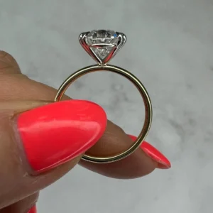 Lab Grown Diamond Ring 18K Gold Dubai – 4 Carat Oval E VVS2 IGI Certified Solitaire Engagement Ring UAE