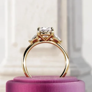 2.30 Ct Pear Cut IGI Certified Lab-Created Diamond Engagement Ring in 14K Gold | E VS1