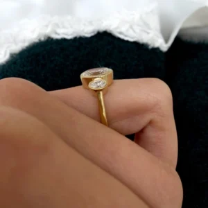 Round Lab Grown Diamond Engagement Ring 14K Gold Dubai – 2.30 Ct IGI Certified E VVS2 Three Stone Design UAE