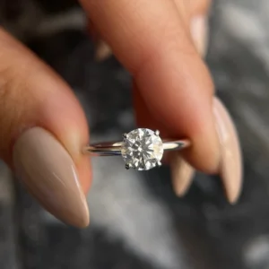 1 carat D VVS2 lab grown diamond solitaire ring Dubai 14K white gold