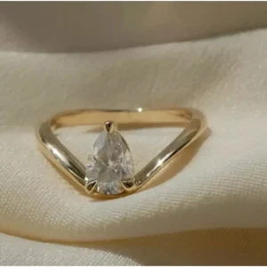 Pear Lab Grown Diamond Engagement Ring 14K Yellow Gold Dubai – 1.50CT D VVS2 IGI Certified
