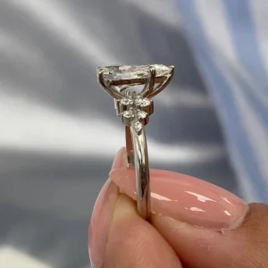 2.20 CTW Pear Lab Diamond Engagement Ring (D VVS2) in 18K White Gold – IGI Certified | Dubai Jewel Factory