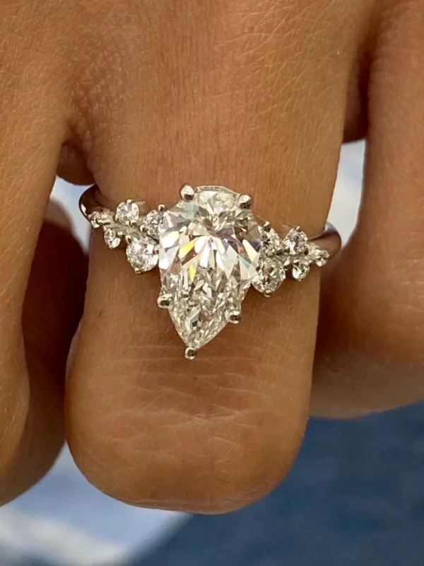 2.20CT pear lab grown diamond ring Dubai 18K white gold IGI
