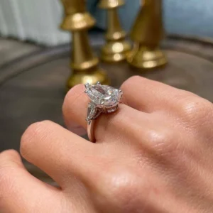 Pear Lab Grown Diamond Trilogy Ring in 18K White Gold – 3.5 TCW D VVS2 IGI Certified Dubai