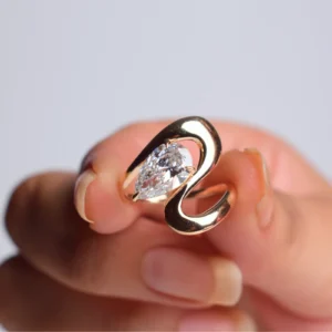 2.00 carat pear cut lab grown diamond engagement ring in 14K gold Dubai IGI certified
