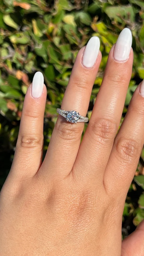 round lab grown diamond engagement ring 14k gold dubai halo
