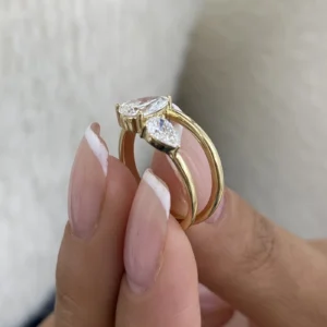 Pear Lab Grown Diamond 3 Stone Engagement Ring 14K Yellow Gold Dubai – 1.60 CT IGI Certified UAE
