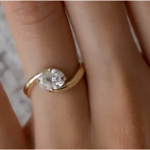 Oval Lab Grown Diamond Engagement Ring 18K Yellow Gold 1.50 Ct Dubai