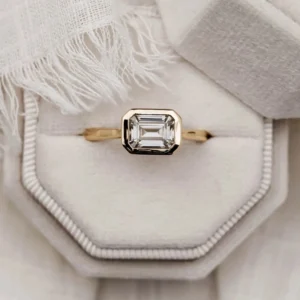 1.50Ct Emerald Cut Lab Grown Diamond Engagement Ring in 14K Yellow Gold – IGI Certified | Dubai Luxury Jewelry