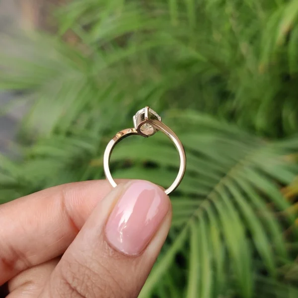 Marquise Lab Grown Diamond Engagement Ring 18K Yellow Gold Dubai – 1.50CT D VVS2 IGI Certified