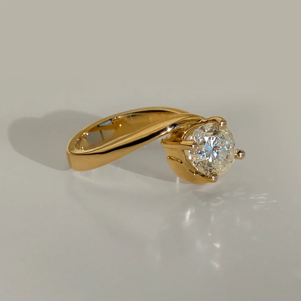 Oval Lab Grown Diamond Ring 14K Yellow Gold Dubai – 1CT IGI Certified Solitaire - Image 2