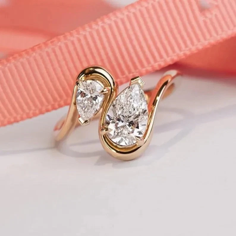 2.00 CTW Pear Cut Lab-Grown CVD Diamond Toi et Moi Engagement Ring in 14k Yellow Gold - Image 5