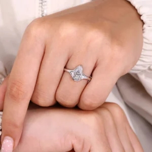 Pear Cut Lab Grown Diamond Ring 14K Gold Dubai – 1.50 Carat Bezel Setting IGI Certified
