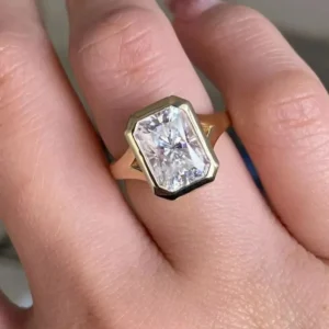 4.0Ct radiant cut lab grown diamond ring in 14K yellow gold IGI certified luxury engagement ring Dubai D VVS2 clarity