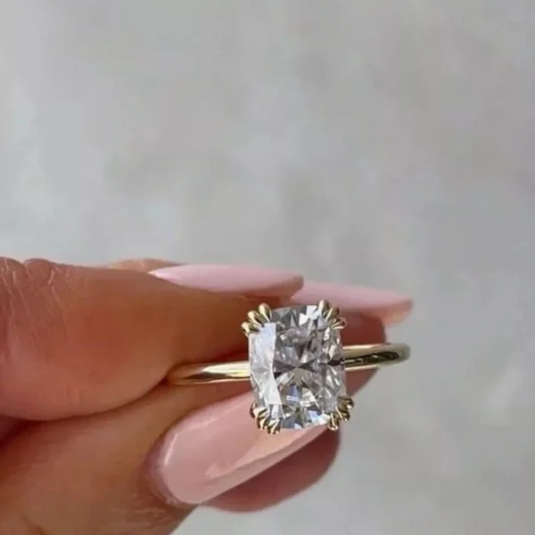 18K Yellow Gold 2.0CT Radiant Cut D VVS2 Lab Grown Diamond Engagement Ring IGI