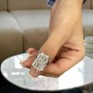 18K white gold 7.00CT radiant lab grown diamond engagement ring Dubai IGI certified E VVS2 solitaire hidden halo luxury ring