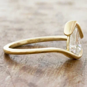 1.50CT Pear Cut Lab Grown Diamond Engagement Ring 18K Yellow Gold IGI Certified D VVS2 – Dubai Luxury Ring
