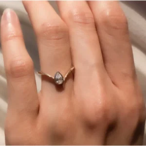1.00 Ct Pear Cut IGI Certified Lab-Grown Diamond Solitaire Engagement Ring in 14K Yellow Gold