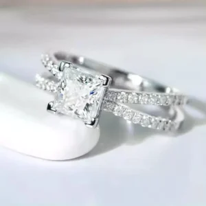 2.30 Ct Princess-Cut Lab-Grown Diamond Engagement Ring in 18K White Gold | IGI Certified E VVS2
