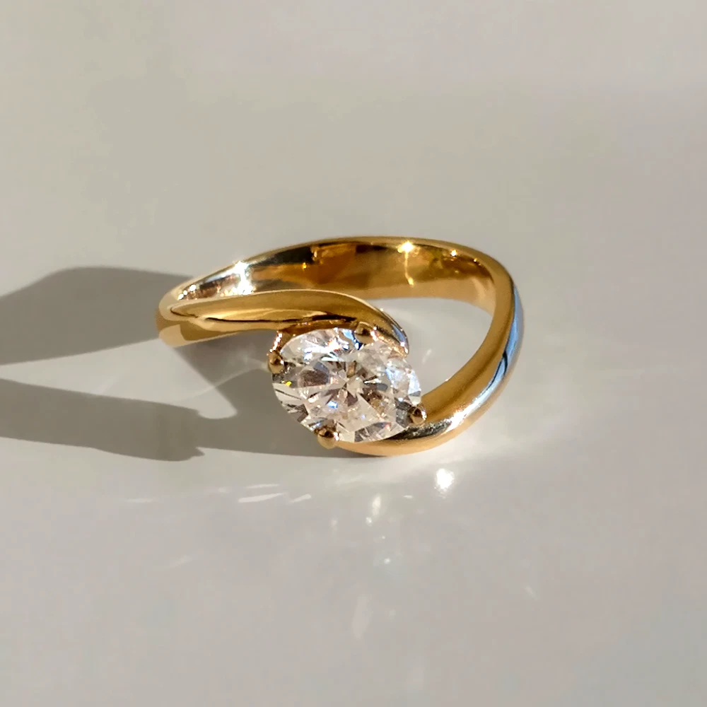 Oval Lab Grown Diamond Ring 14K Yellow Gold Dubai – 1CT IGI Certified Solitaire - Image 3
