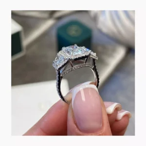 14K White Gold 5CT Radiant Cut Lab Grown Diamond Engagement Ring E VVS2 Dubai UAE