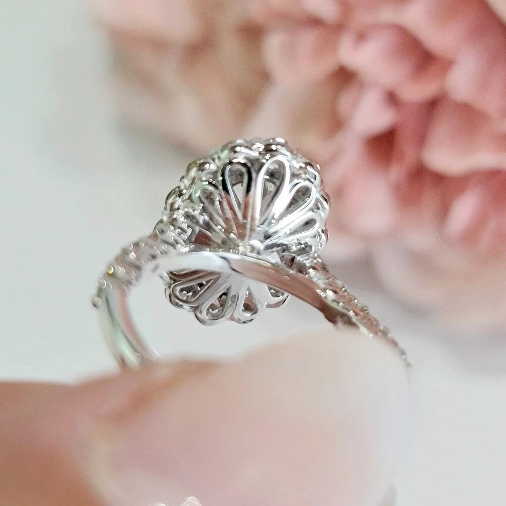 Lab Grown Diamond Halo Ring 14K White Gold Dubai – 2.60CT Oval D VVS2 IGI Certified - Image 2