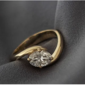 Oval Lab Grown Diamond Engagement Ring 18K Yellow Gold 1.50 Ct Dubai