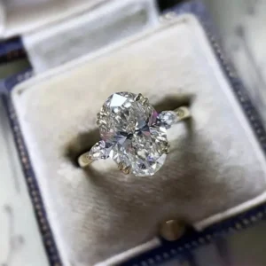 Oval Cut Lab Grown Diamond Ring 14K Yellow Gold Dubai – 3.30CT IGI E VVS2