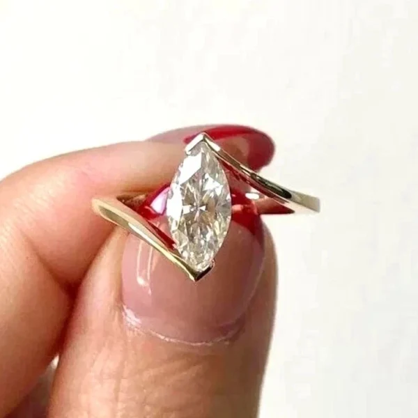 2.00Ct Marquise Lab Grown Diamond Engagement Ring IGI E VVS2 14k Yellow Gold CVD