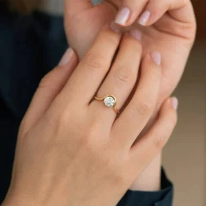 1.50 Ct Round Lab Grown Diamond Ring Dubai – IGI D VVS2 CVD Engagement Ring in 14K Gold