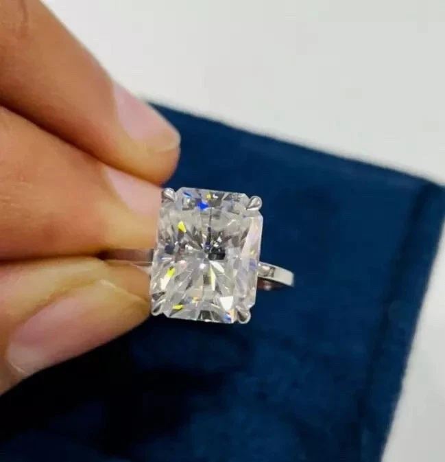 Radiant Lab Grown Diamond Engagement Ring 18K White Gold Dubai – 3.00CT IGI D VVS2 - Image 4